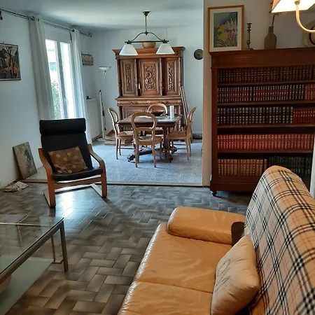 Maleska Apartment Poussan